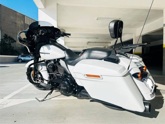 HARLEY-DAVIDSON STREET GLIDE SPECIAL 